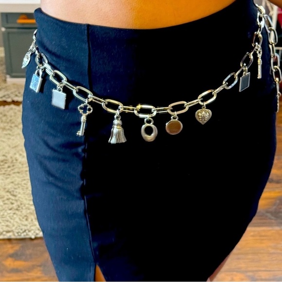 ESCADA Women’s RARE Vintage Silver Charm Chain Link Belt Stamped E Made in Spain - Picture 12 of 16